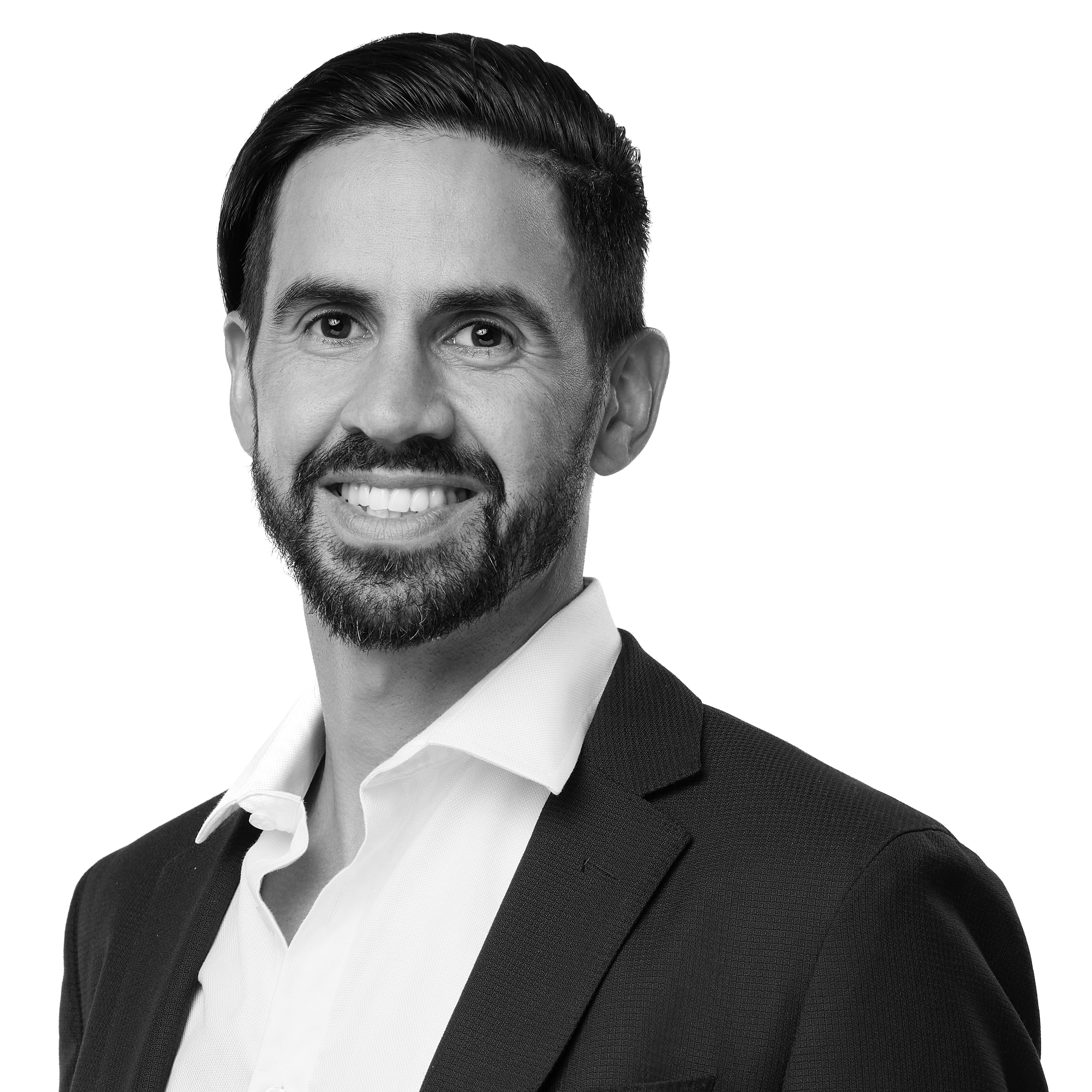 Julian Perez, Chef de la gestion des risques et de la conformité 