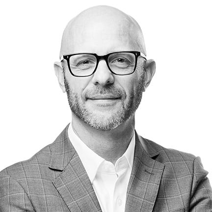 Robert Kosmrlj, Vice-président, , Operations