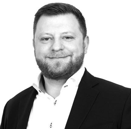 Sean Grant-Young, vice-président, fiscalité et trésorerie